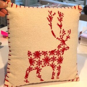Pier 1 Reindeer Embroidered Square   Decorative Throw Accent Pillow